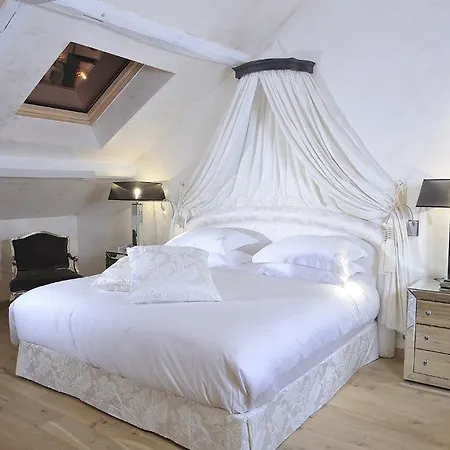Le Domaine Chateau Du Faucon 4* Donchery