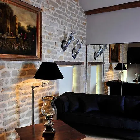 Le Domaine Chateau Du Faucon Hotel 4*