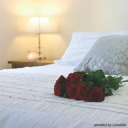 Le Domaine Chateau Du Faucon