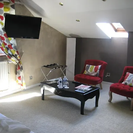 Le Domaine Chateau Du Faucon Donchery