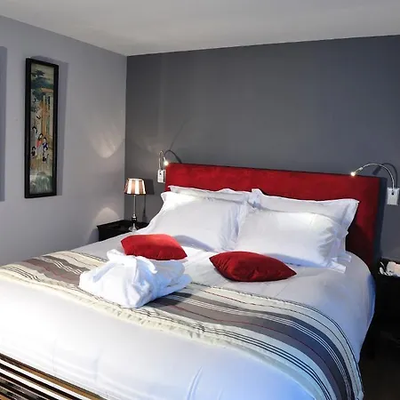 Le Domaine Chateau Du Faucon 4*