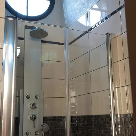 Le Domaine Chateau Du Faucon 酒店 4*