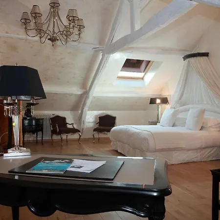 Le Domaine Chateau Du Faucon 4*