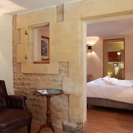 Le Domaine Chateau Du Faucon 4* 栋什里