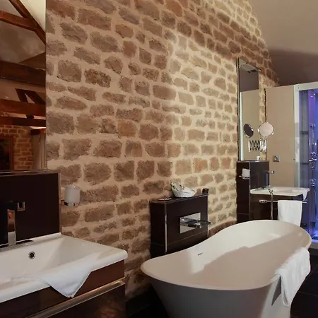 Hotel Le Domaine Chateau Du Faucon 4*