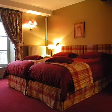 Le Domaine Chateau Du Faucon