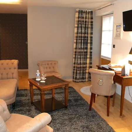 Le Domaine Chateau Du Faucon 4*