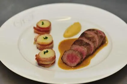 Le Domaine Chateau Du Faucon 4* Donchery