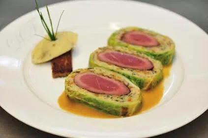 Le Domaine Chateau Du Faucon 4* 栋什里