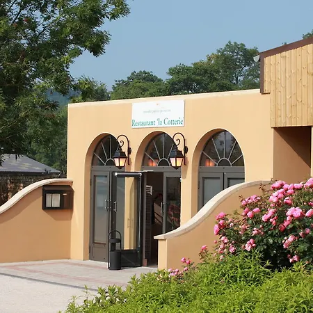 Le Domaine Chateau Du Faucon