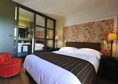 Le Domaine Chateau Du Faucon